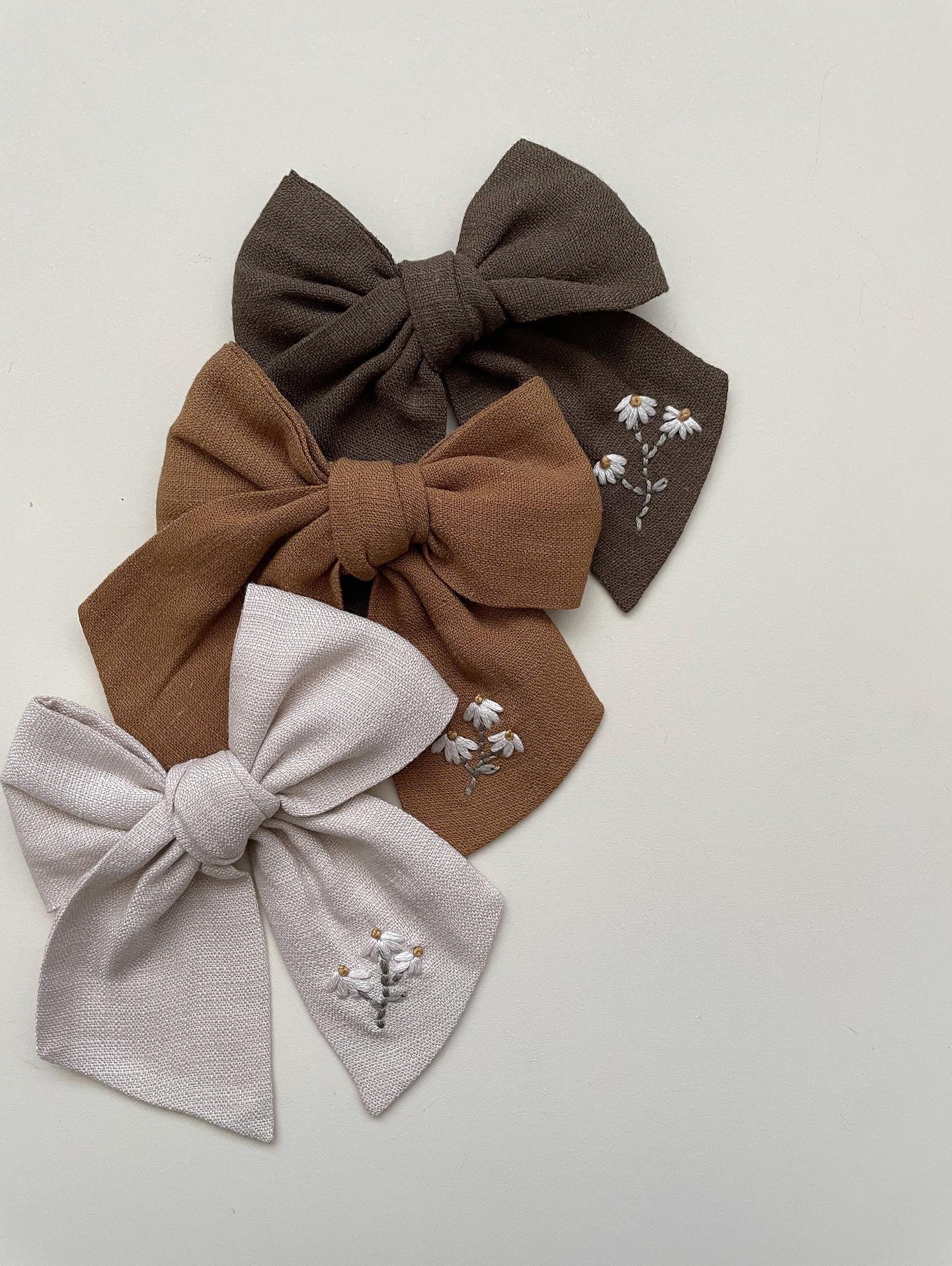 Traditional Embroidered Bow - Gardenia