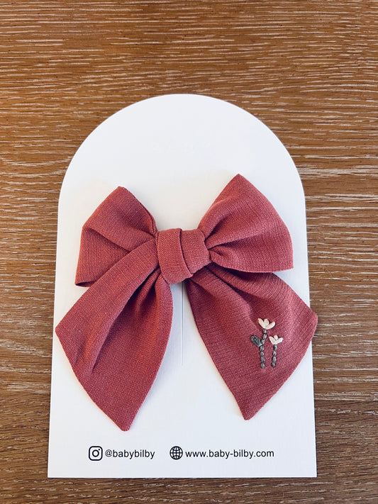 Traditional Embroidered Bow - Rouge